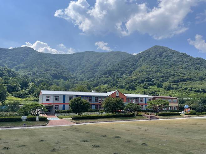 덕치초등학교 전경