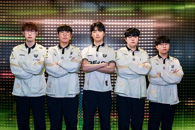 젠지 e스포츠 리그 오브 레전드팀 선수들. / 사진=LCK