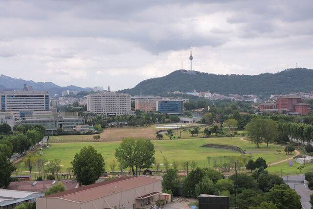 김이탁 국토교통부 1차관이 용산공원 내 어린이정원을 주택 공급 부지로 활용하는 방안에 대해 정부가 서울시와 협의하겠다고 밝힌 지난 14일 서울 용산 어린이정원 일대 모습. 연합뉴스