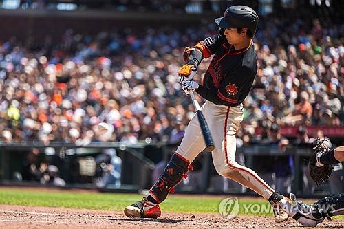 안타 치는 이정후 [AP=연합뉴스]