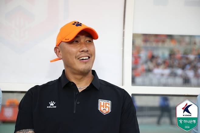 프로 2년차 지도자 차두리 감독과 함께 하는 화성FC가 돌풍을 이어가고 있다. (한국프로축구연맹 제공)
