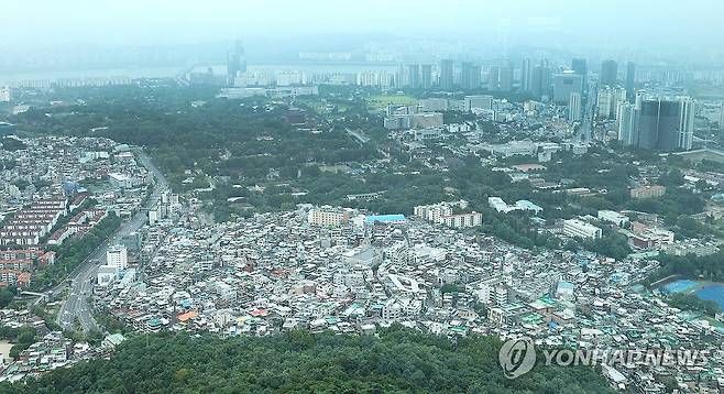 서울 남산 전망대에서 바라본 용산 일대 모습 [연합뉴스 자료사진]