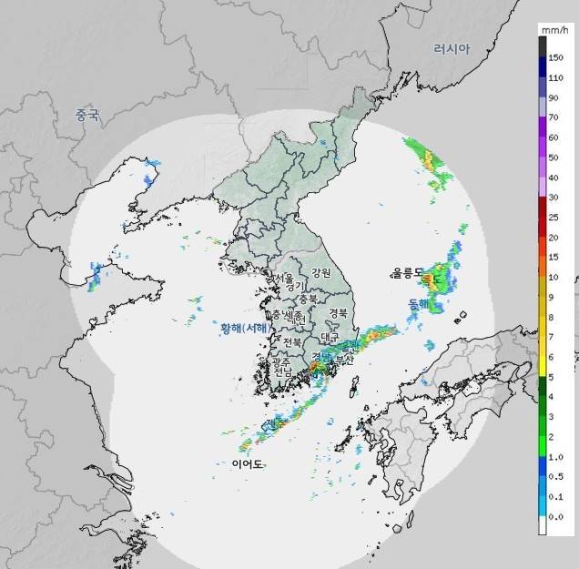 18일 오전 8시 20분 레이더 영상. 경남남해안 쪽에 띠 모양 선형 강수대가 발달해 있다. [기상청 제공. 재판매 및 DB 금지]