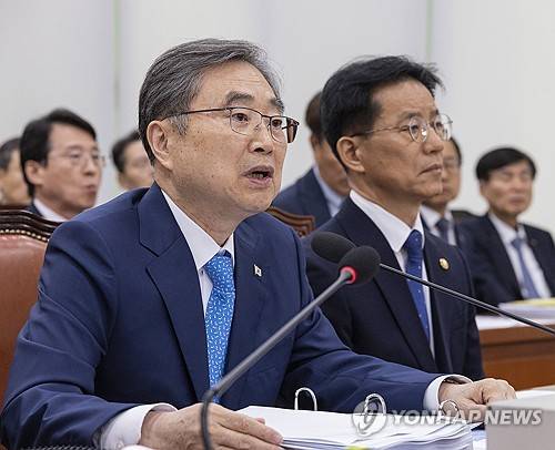 한미 UFS 조기 종료 관련 질의에 답하는 조현 외교부 장관(서울=연합뉴스) 황광모 기자 = 조현 외교부 장관이 19일 국회에서 열린 외교통일위원회 전체 회의에 출석해 '을지 자유의 방패'(UFS·Ulchi Freedom Shield) 조기 종료와 관련한 질의에 답하고 있다. 2026.8.19 hkmpooh@yna.co.kr