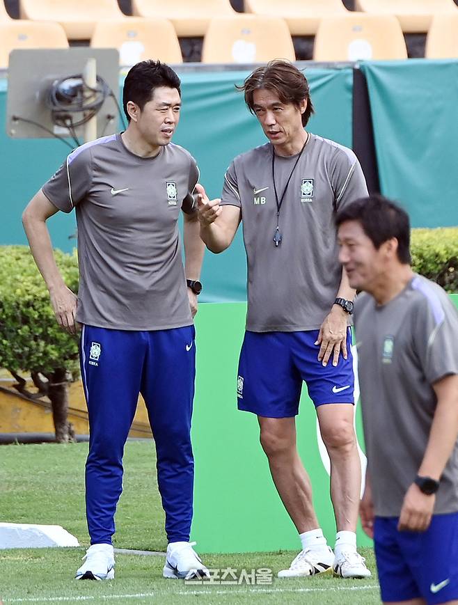 2026 북중미 월드컵 당시 축구대표팀 홍명보 전 감독과 현영민 전력강화위원장. 박진업 기자 upandup@sportsseoul.com