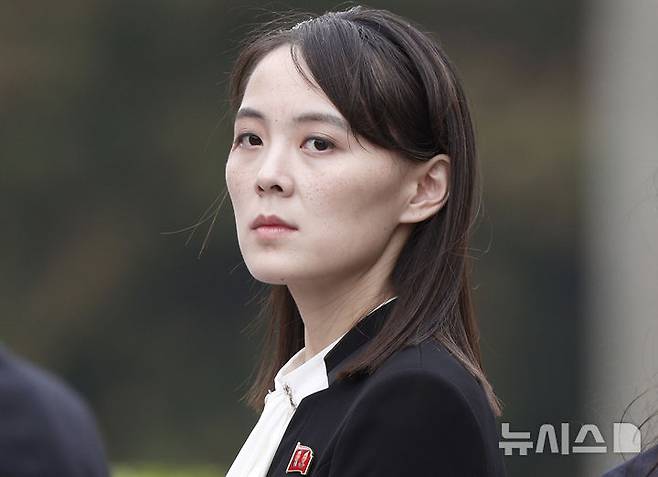 [하노이=AP/뉴시스] 사진은 지난 2019년 3월 2일 베트남 하노이의 호치민 묘역에서 열린 헌화식에 참석한 김여정의 모습. 2026.08.19.