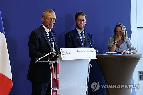 최근 정부 기관 해킹 관련 기자회견하는 프랑스 정부 당국자들 [AFP=연합뉴스 자료사진. 재판매 및 DB 금지]
