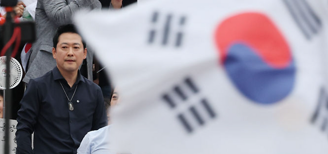 장동혁 국민의힘 대표가 광복절인 8월 15일 서울 송파구 올림픽공원 핸드볼경기장에서 열린 투표 용지 부족 사태 관련 참정권 수호 집회에 참석하고 있다. ⓒ뉴시스