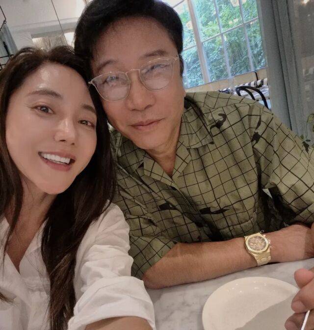 바다(왼쪽)와 이수만 /소셜미디어