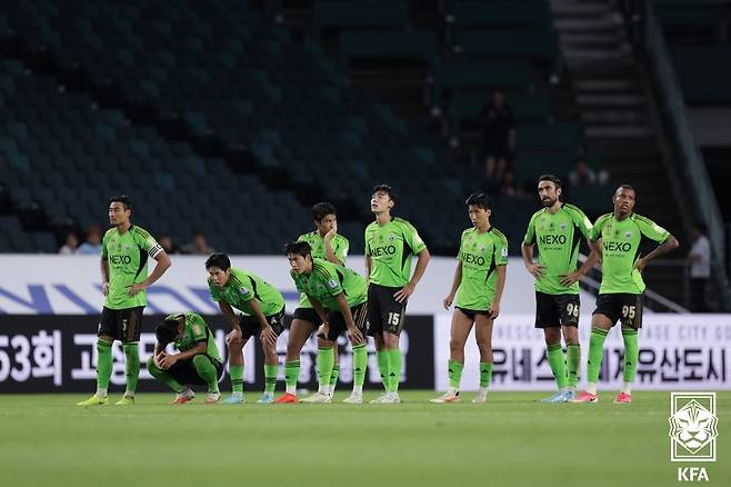 3연패에 빠진 전북 현대가 22일 오후 7시 30분 울산 HD와 홈 경기를 치른다. (한국프로축구연맹 제공)