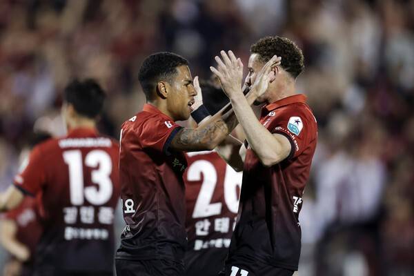 오는 22일 부천FC1995가 부천종합운동장에서 포항스틸러스(이하 포항)를 상대로 '하나은행 K리그1 2026' 24라운드 홈경기를 치른다. /사진=부천FC1995