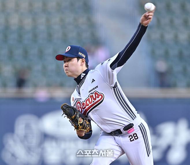 두산 선발투수 최승용이 7일 서울 잠실구장에서 열린 2026 KBO리그 키움전에서 역투하고 있다. 잠실 | 최승섭기자 thunder@sportsseoul.com