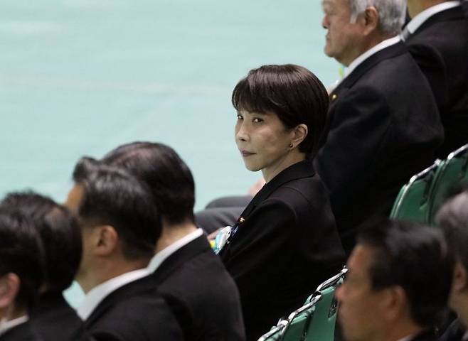 지난 15일 한국 광복절이자 일본 패전일에 열린 열린 전몰자 추도식에 참석한 다카이치 사나에 일본 총리. 도쿄(일본)=교도연합뉴스.