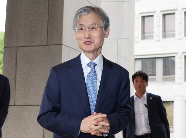 조희대 대법원장이 지난 8월 21일 서울 서초구 대법원으로 출근하고 있다. [연합뉴스]