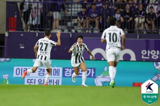 22일 안양전 때 서울 정승원(가운데)의 골 세리머니 / 사진=한국프로축구연맹 제공. 연합뉴스
