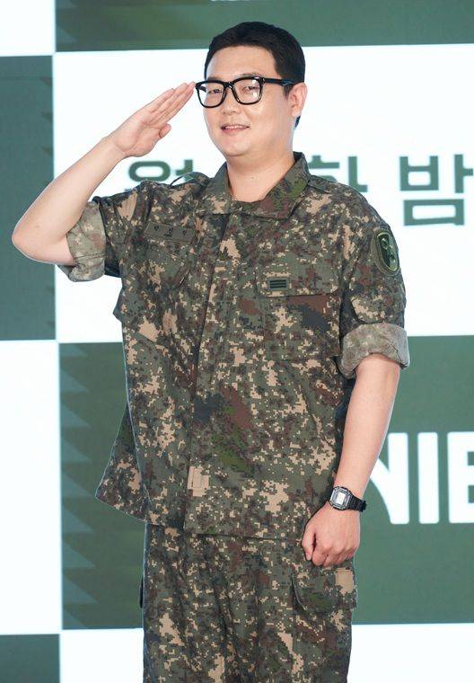 [서울=뉴시스] 배우 김민호가 24일 서울 구로구 더세인트에서 열린 ENA 월화드라마 '신병4: 사보타주' 제작발표회에서 포즈를 취하고 있다. (사진=ENA 제공) 2026.08.24. photo@newsis.com *재판매 및 DB 금지