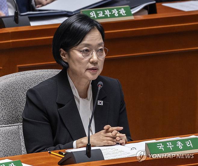 의원 질의에 답하는 한성숙 국무총리 (서울=연합뉴스) 황광모 기자 = 한성숙 국무총리가 24일 국회에서 열린 예산결산특별위원회 전체 회의에 출석해 더불어민주당 김남준 의원 질의에 답하고 있다. 2026.8.24 hkmpooh@yna.co.kr