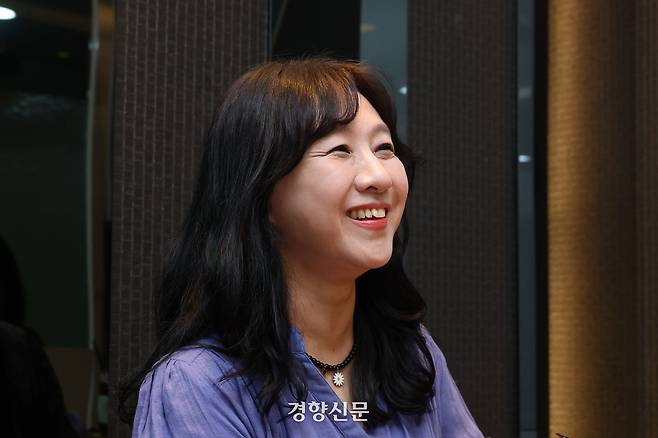 류정혜 국가인공지능전략위원회 위원이 지난 7월30일 서울 강남구 한 공유 공간 회의실에서 경향신문과 인터뷰하고 있다. 한수빈 기자