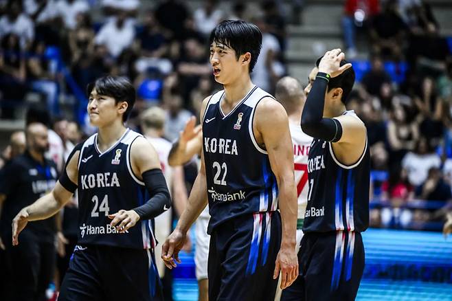 여준석이 28일(한국 시간) 레바논 주크 미카엘 누하드 나우팔 스포츠 콤플렉스에서 열린 FIBA 월드컵 아시아 예선 2라운드 윈도4 레바논전에서 아쉬워하고 있다. 사진 | FIBA