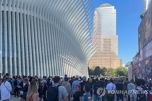 옛 세계무역센터 자리에 조성된 국립 9·11 메모리얼 추모관 [타스=연합뉴스]