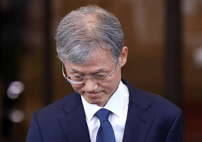 조희대 대법원장이 서울 서초동 대법원 청사에서 퇴근하고 있다. /뉴스1