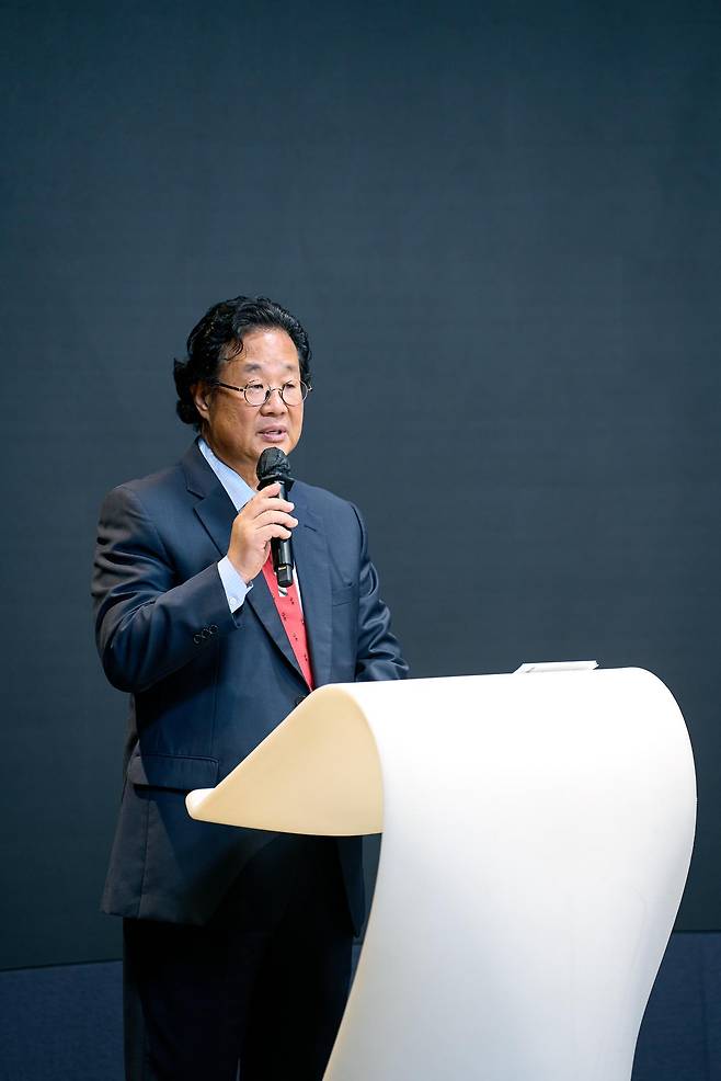 차강희 서울디자인재단 대표이사가 31일 동대문디자인플라자(DDP)에서 열린  ‘디자인마이애미 서울 2026’ 기자간담회에서 발언하고 있다. 서울디자인재단 제공