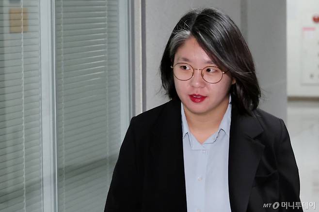 (서울=뉴스1) 황기선 기자 = 성평등가족부 장관 후보자로 지명된 용혜인 기본소득당 의원이 31일 오전 서울 여의도 국회 의원회관으로 출근하고 있다.  2026.8.31/뉴스1  Copyright (C) 뉴스1. All rights reserved. 무단 전재 및 재배포,  AI학습 이용 금지. /사진=(서울=뉴스1) 황기선 기자