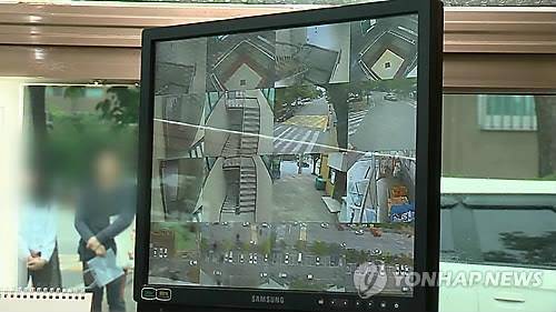 아파트 CCTV 화면 [연합뉴스TV 캡처]