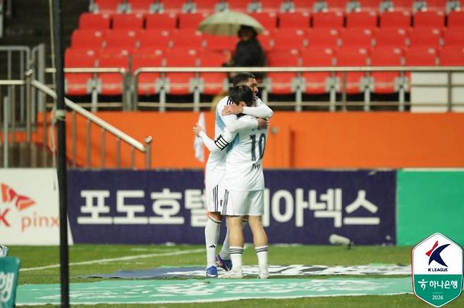 출처:한국프로축구연맹 / 3월 제주-대구전에서 득점 후 세리머니를 펼치는 야고와 이동경