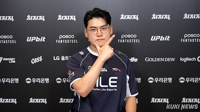 ‘구마유시’ 이민형이 2일 오후 5시 서울 종로구 치지직 롤파크에서 열린 2026 LCK 플레이오프 승자 2라운드 T1과의 경기를 마친 뒤 쿠키뉴스와 인터뷰하고 있다. 쿠키뉴스 쿡깸