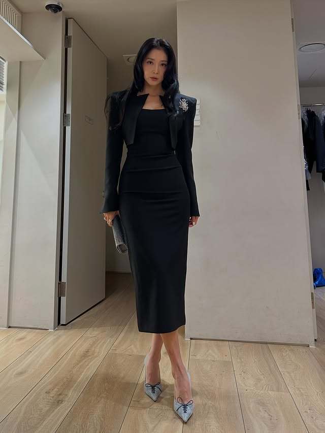 오윤아 재혼 웨딩드레스 화제｜남편 직업&middot;결혼식&middot;아들 민이&middot;나이&middot;프로필 총정리