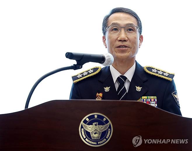 이임사하는 유재성 경찰청장 대행 (서울=연합뉴스) 이지은 기자 = 경찰청장 대행인 유재성 경찰청 차장이 2일 서울 서대문구 경찰청에서 열린 이임식에서 이임사를 하고 있다. 2026.9.2 jieunlee@yna.co.kr