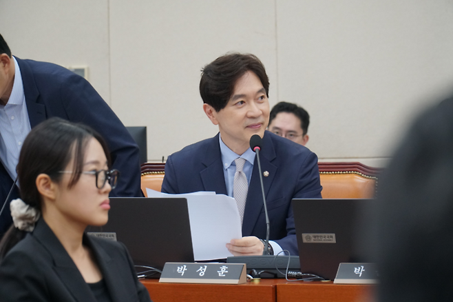 박성훈 국민의힘 의원이 국회 정무위원회에서 질의하고 있다. [박성훈 의원실]