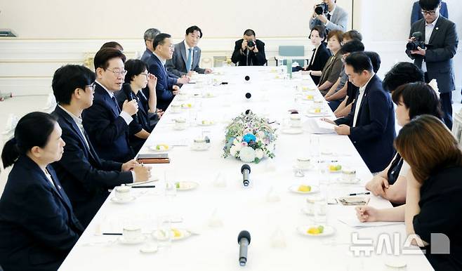 [서울=뉴시스] 김진아 기자= 이재명 대통령이 4일 청와대에서 열린 시민사회 초청 간담회에서 인사말을 하고 있다. (청와대통신사진기자단) 2026.09.04. bluesoda@newsis.com