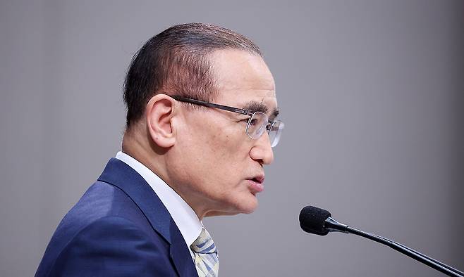 위성락 국가안보실장이 4일 청와대 춘추관에서 이재명 대통령의 프랑스 국빈 방문 관련 일정 브리핑을 하고 있다. 연합뉴스