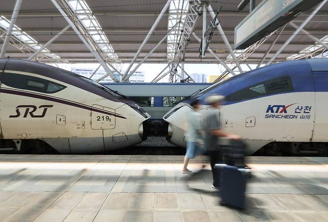 서울역 승강장에 정차한 KTX 산천-SRT 중련 열차. 2026.8.2 사진=연합뉴스