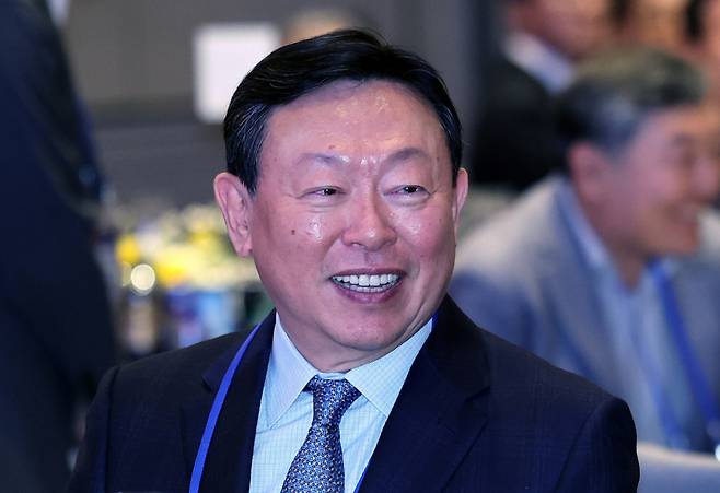 (서울=뉴스1) 박지혜 기자 = 신동빈 롯데그룹 회장이 19일 서울 송파구 시그니엘 서울에서 열린 스키·스노보드 국가대표 격려행사에 참석하고 있다. 2026.3.19/뉴스1  Copyright (C) 뉴스1. All rights reserved. 무단 전재 및 재배포,  AI학습 이용 금지. /사진=(서울=뉴스1) 박지혜 기자