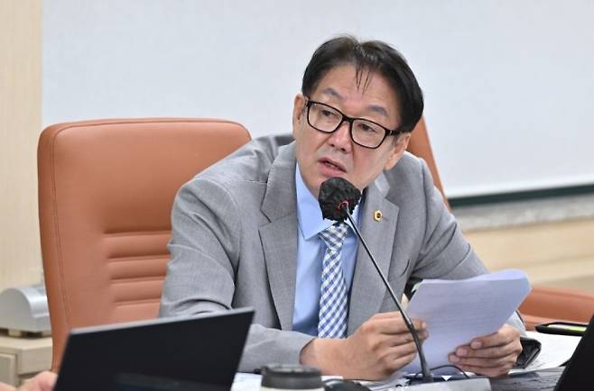 지난 4일 열린 제339회 임시회 기후환경본부 업무보고에서 질의하는 김정환 의원. 서울시의회 제공