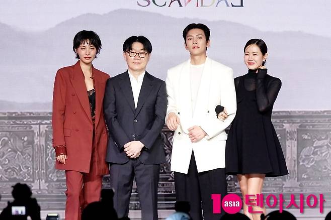9일 오전 서울시 종로구 JW 메리어트 동대문 스퀘어 LL층 그랜드 볼룸에서 넷플릭스 시리즈 '스캔들'의 제작발표회가 열린 가운데 현장에는 배우 손예진, 지창욱, 나나와 정지우 감독이 참석했다. / 사진=윤지인 기자