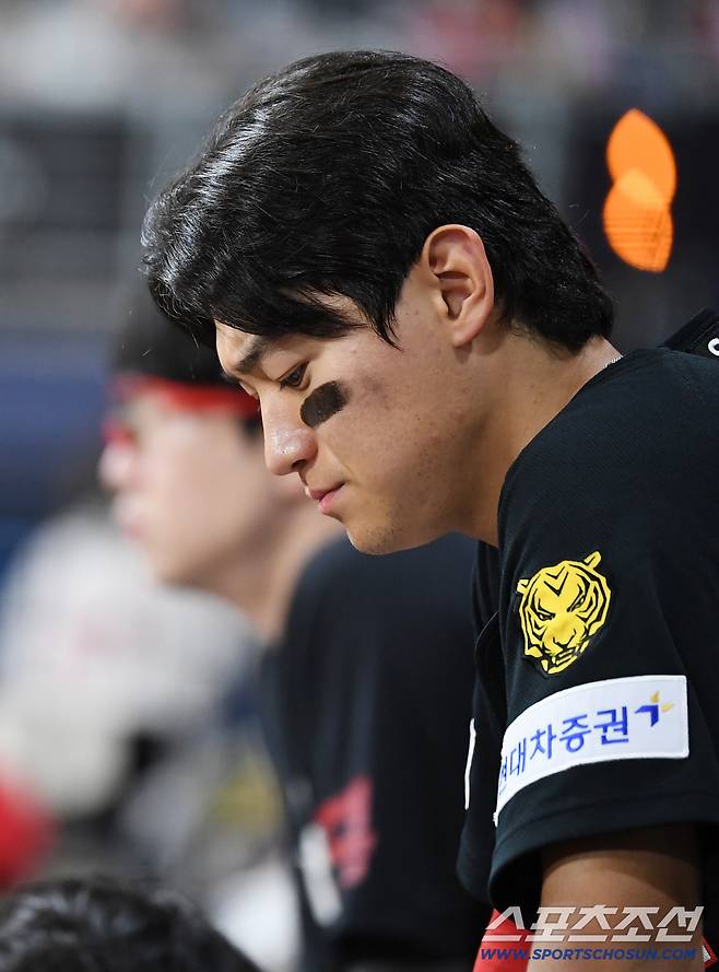 23일 서울 고척스카이돔에서 열린 KIA 타이거즈와 키움 히어로즈의 경기. 김도영이 생각에 잠겨 있다. 정재근 기자 cjg@sportschosun.com/2026.8.23/
