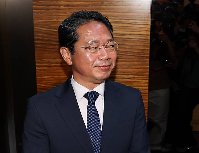 8일 오전 김승원 법무부 장관 후보자가 서울 종로구 적선현대빌딩에 마련된 인사청문회 준비사무실로 출근하고 있다. /임지훈 기자