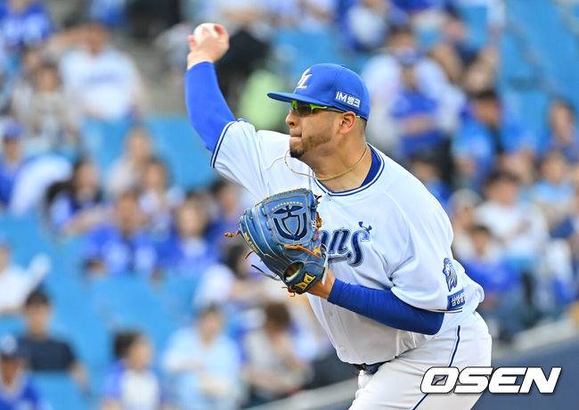 [OSEN=대구, 이석우 기자] 12일 대구삼성라이온즈파크에서 2026 신한 SOL KBO 리그 삼성 라이온즈와 LG 트윈스의 경기가 열렸다. 홈팀 삼성은 후라도가, 방문팀 LG는 톨허스트가 선발 출전했다. 삼성 라이온즈 선발 투수 후라도가 역투하고 있다. 2026.09.12 / foto0307@osen.co.kr