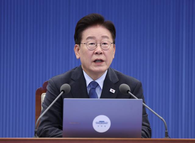 ▲이재명 대통령이 11일 청와대에서 열린 수석보좌관회의에서 발언하고 있다. ⓒ연합뉴스