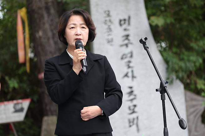 추미애 경기지사가 12일 오전 경기 남양주시 모란공원에서 열린 2025년 경기도 민주화운동 희생자 추모제에서 발언하고 있다. /경기도