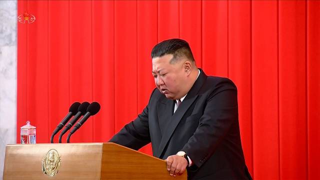 ▲김정은 북한 국무위원장이 지난 9일 평양의사당에서 열린 '공화국 창건' 78주년(정권수립 기념일·9·9절) 기념 국기게양식 및 중앙선서모임에서 축하연설을 했다고 조선중앙TV가 10일 보도했다. ⓒ연합뉴스