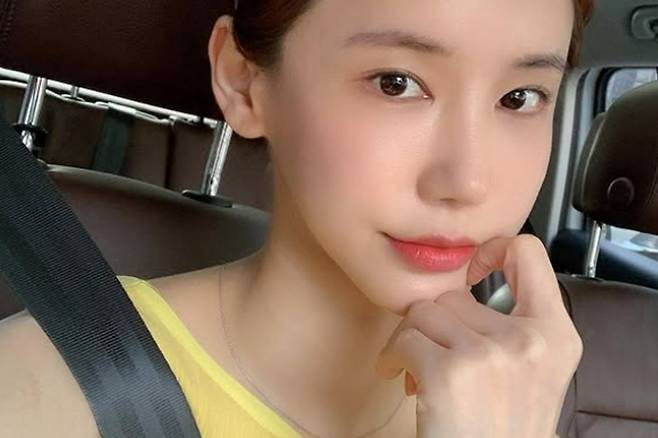 It has been six years since the passing of actress Oh In-hye. The 14th marks the sixth anniversary of her death.She was found unconscious at her home in Songdo, Incheon, and was transported to a hospital by police and fire authorities who responded to a report. Although she briefly recovered her breathing and pulse while receiving emergency treatment, she ultimately did not regain consciousness. The publics shock was even greater because the news was so sudden. Until the day before her passing, Oh In-hye had consistently communicated with her fans by sharing beauty tips and updates on her daily life through her channel. The sudden halt of her ordinary life, which had continued just a day prior, added to the sense of sorrow.Oh In-hye entered the entertainment industry in 2011 with a minor role in the film *Crimes of Our Neighbors*. That same year, she made a name for herself by attending the red carpet of the opening ceremony of the 16th Busan International Film Festival and garnering attention for her unconventional dress. Afterward, she continued her acting career by appearing in films such as *Red Vacation, Black Wedding*, *A Walk in the Master Class*, *Wish Taxi*, *No Breathing*, and *Design*, as well as the MBC drama *The Horse Doctor*.However, the intense image she gained at the Busan International Film Festival became an obstacle to her subsequent acting career. During her lifetime, Oh In-hye revealed on the channel *Current Status Olympics* that due to her image at the time, she was repeatedly offered roles of similar nature or characters requiring nudity. She confessed, I filmed a few projects with that image, but that was as far as it went, adding, Characters that I could film with a different image didnt come my way. They had to involve nudity. I think I got tired of being offered the same characters. In essence, the image that once made her known became a limitation in taking on diverse roles as an actress.Nevertheless, she did not let go of her passion for acting. Oh In-hye stated, I am now in a state where I can accept even small or unsatisfactory roles, and added, I will greet you through projects and various fields as an actress, so please keep an eye on me. Although she expressed her determination to stand before the public again through her work, her wish ultimately did not become a reality. Oh In-hye, who suddenly passed away leaving behind a promise to show a new side of herself as an actress.