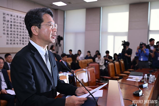 김승원 법무부 장관 후보자가 15일 국회 법제사법위원회에서 열린 인사청문회에서 발언하고 있다. 임은재 기자