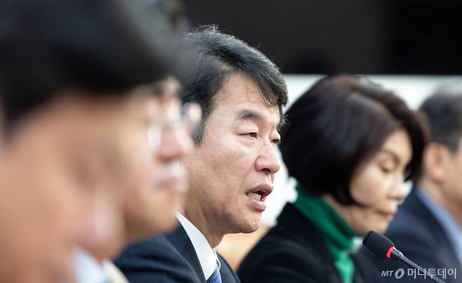(서울=뉴스1) 이승배 기자 = 문진석 더불어민주당 원내대표 직무대행이 8일 서울 여의도 국회에서 열린 정책조정회의에서 모두발언하고 있다. 2026.1.8/뉴스1  Copyright (C) 뉴스1. All rights reserved. 무단 전재 및 재배포,  AI학습 이용 금지. /사진=(서울=뉴스1) 이승배 기자