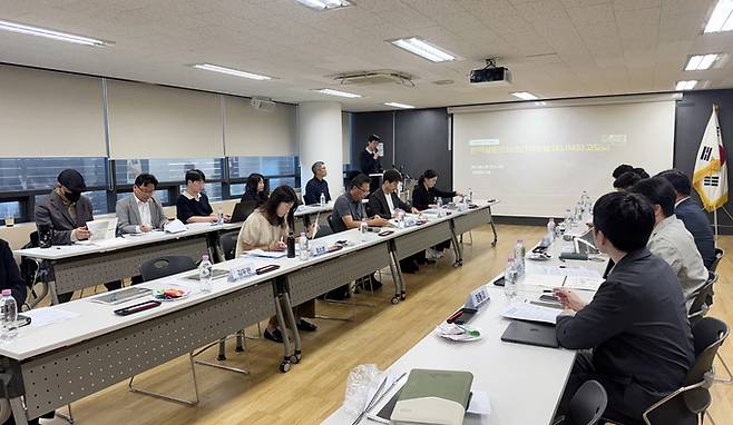 ▲ 한국한의약진흥원은 한약 연구데이터의 활용도를 높이기 위해 한약실험정보관리시스템(KLIMS)을 운영하고 있다. 전문가 자문위원회. 한국한의약진흥원 제공.