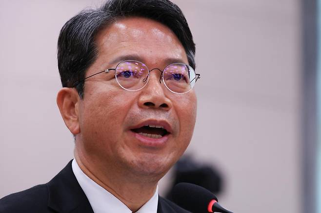 김승원 법무부 장관 후보가 15일 오후 국회에서 열린 국회 법제사법위원회 인사청문회에서 질의에 답하고 있다. 뉴시스